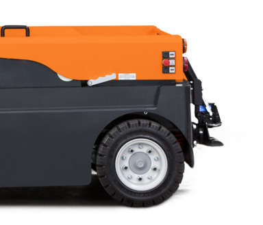 Tahač Toyota se sedadlem pro jezdce a tlačítky inching